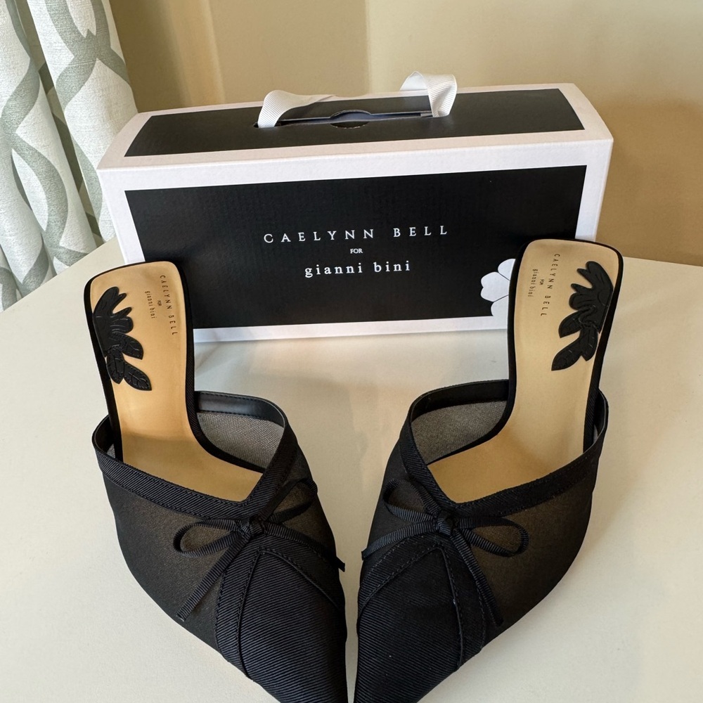 Caelynn Bell Black Mules